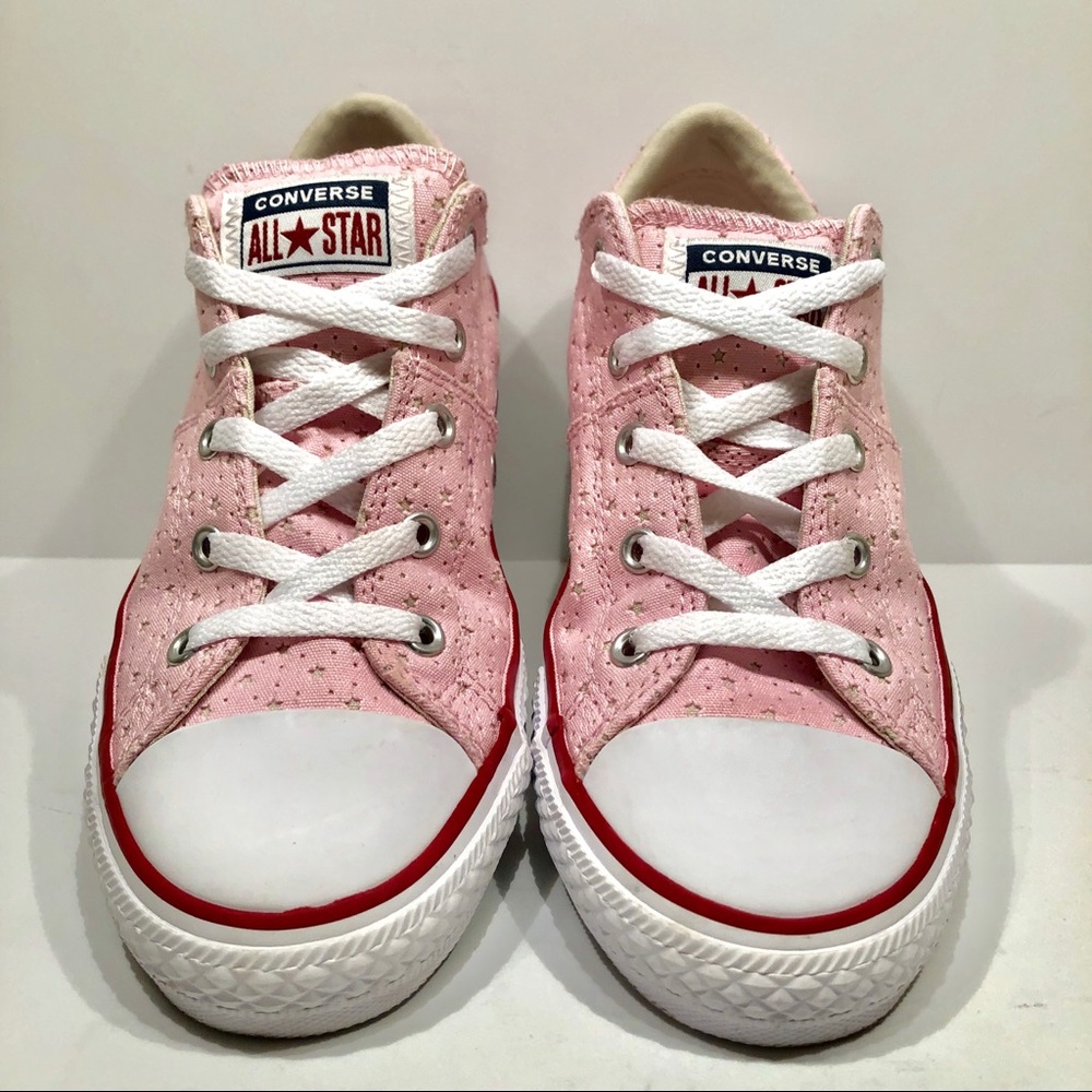 Converse Chuck Taylor All Star Sneakers in pink